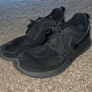 ALL BLACK NIKE SHOES